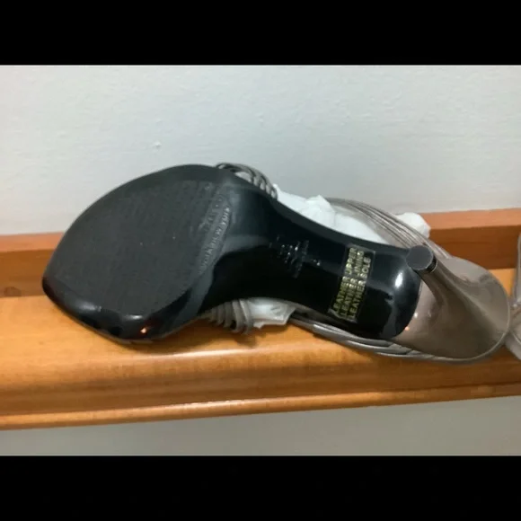 Kenneth Cole slip on leather heals size 6 - Picture 5 of 5